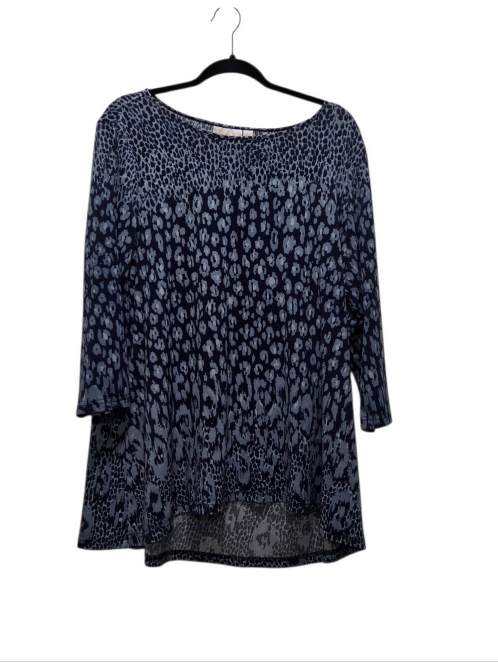Belle by Kim Gravel L Blue Leopard Animal Print Boatneck Tunic Top 3/4 Sleeve